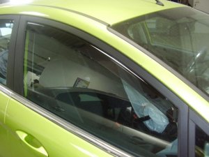 Ford Fiesta légterelő pár első ablakra, 2db