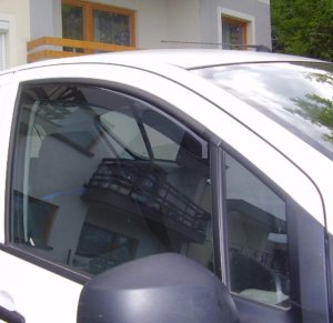 Suzuki Splash légterelő pár első ablakra, 2db