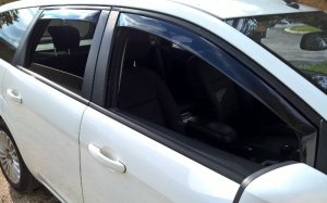 Ford Focus légterelő szett első + hátsó ablakra, 4db (kombira jó)