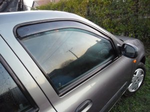 Renault Thalia I légterelő pár első ablakra, 2db