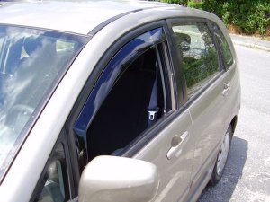 Suzuki Liana légterelő szett első + hátsó ablakra, 4db
